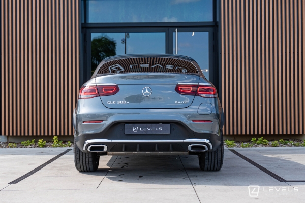 Mercedes GLC COUPE 300E 4MATIC AMG LINE 9G-TRONIC