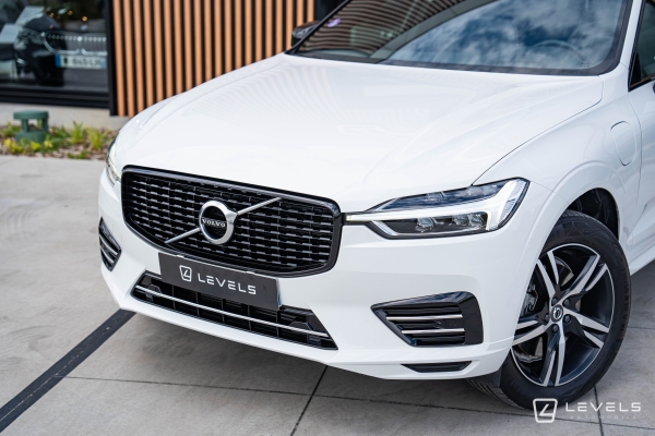  Volvo XC60 T8 RECHARGE AWD 390 CH R-DESIGN GEARTRONIC 8