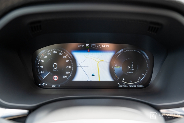  Volvo XC60 T8 RECHARGE AWD 390 CH R-DESIGN GEARTRONIC 8