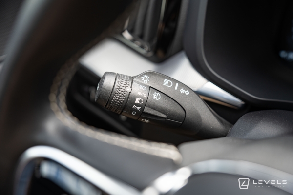  Volvo XC60 T8 RECHARGE AWD 390 CH R-DESIGN GEARTRONIC 8