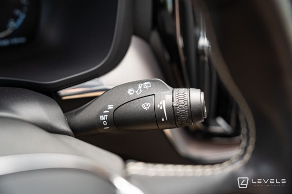  Volvo XC60 T8 RECHARGE AWD 390 CH R-DESIGN GEARTRONIC 8