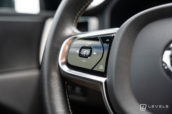  Volvo XC60 T8 RECHARGE AWD 390 CH R-DESIGN GEARTRONIC 8