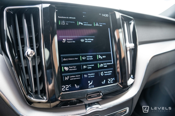  Volvo XC60 T8 RECHARGE AWD 390 CH R-DESIGN GEARTRONIC 8