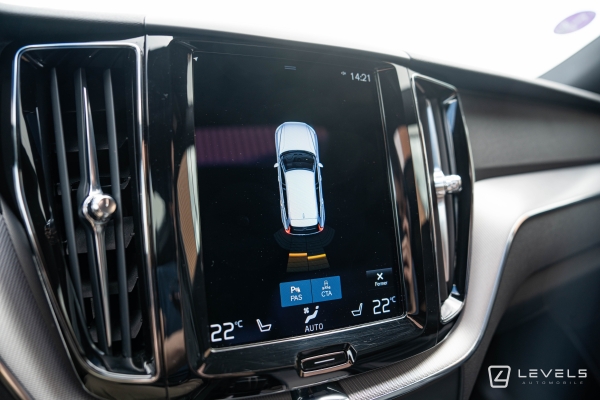  Volvo XC60 T8 RECHARGE AWD 390 CH R-DESIGN GEARTRONIC 8