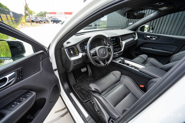  Volvo XC60 T8 RECHARGE AWD 390 CH R-DESIGN GEARTRONIC 8