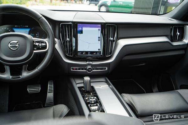  Volvo XC60 T8 RECHARGE AWD 390 CH R-DESIGN GEARTRONIC 8