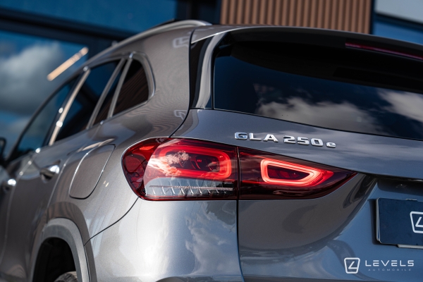 Mercedes GLA 250E AMG LINE 8G-DCT