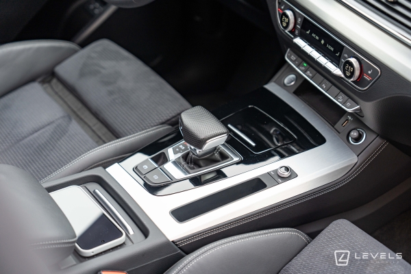 Audi Q5 55 TFSIe 367 CH QUATTRO S LINE S-TRONIC 