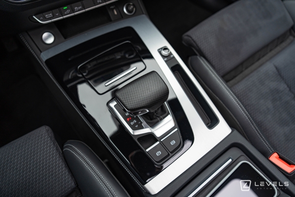 Audi Q5 55 TFSIe 367 CH QUATTRO S LINE S-TRONIC 