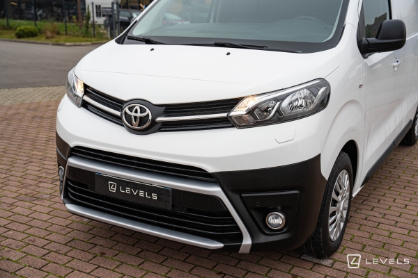 Utilitaire TOYOTA PROACE MEDIUM 2.0 D4D BUSINESS PACK ACCESS
