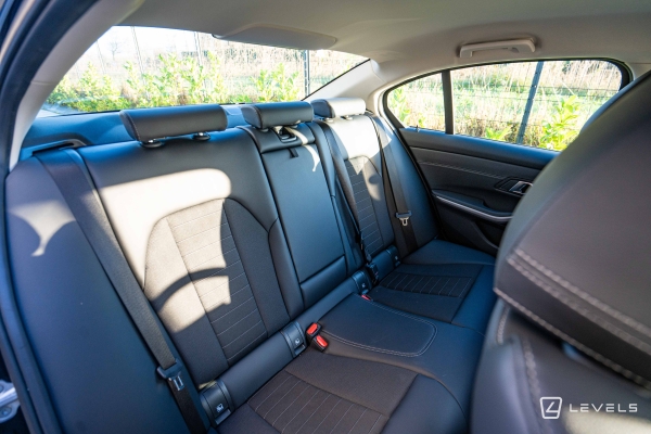BMW SERIE 3 330E Hybride 292 CH Business Design BVA8