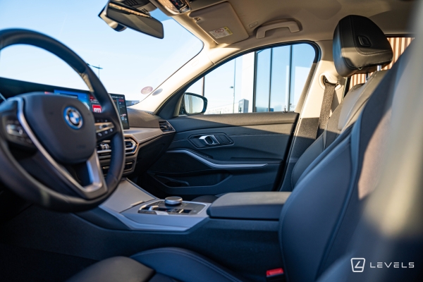 BMW SERIE 3 330E Hybride 292 CH Business Design BVA8