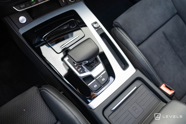 Audi Q5 55 TFSIe 367 CH QUATTRO S LINE S-TRONIC 