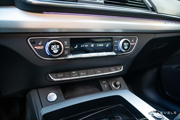 Audi Q5 55 TFSIe 367 CH QUATTRO S LINE S-TRONIC 