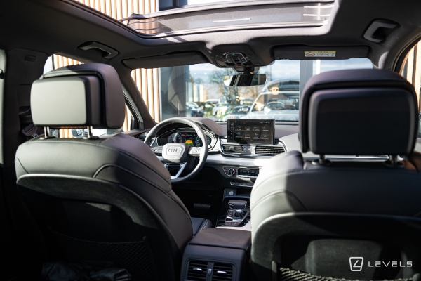 Audi Q5 55 TFSIe 367 CH QUATTRO S LINE S-TRONIC 