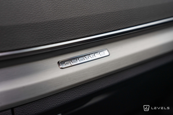 Audi Q5 55 TFSIe 367 CH QUATTRO S LINE S-TRONIC 