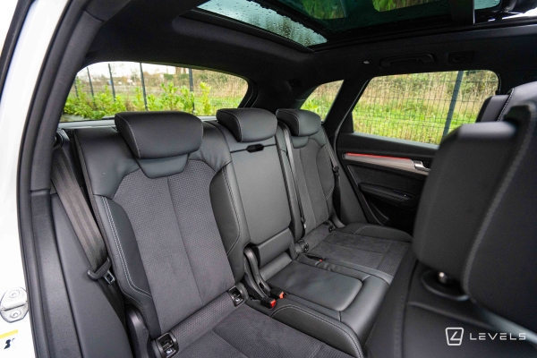 Audi Q5 55 TFSIe 367 CH QUATTRO S LINE S-TRONIC 