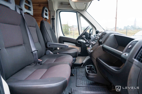 Utilitaire Peugeot Boxer Fg II 330 L1H1 2.0 BlueHDi 160 S&S Premium Pack