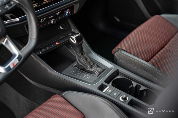 Audi Q3 45 TFSIe 245CH S-Line S TRONIC 6