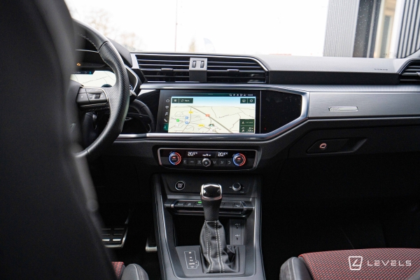 Audi Q3 45 TFSIe 245CH S-Line S TRONIC 6