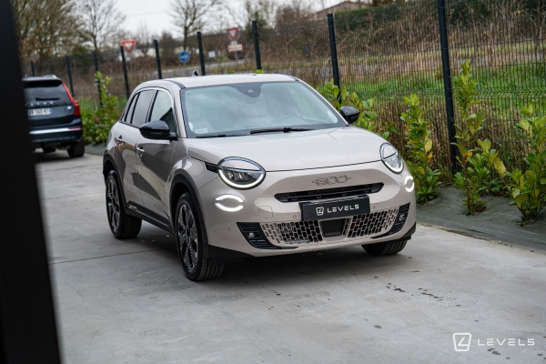 Fiat 600 Hybrid La Prima