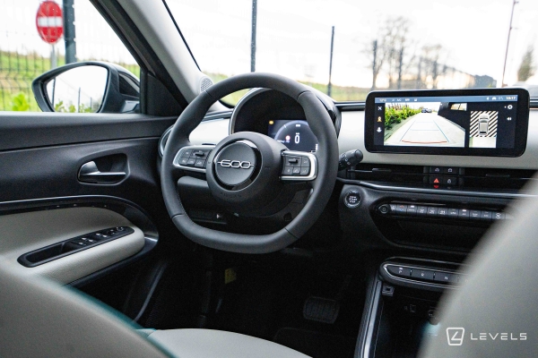 Fiat 600 Hybrid La Prima