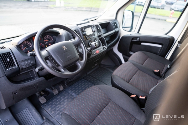 Utilitaire Peugeot Boxer Fg II 330 L2H2 2.2 BlueHDi S&S 140ch Asphalt