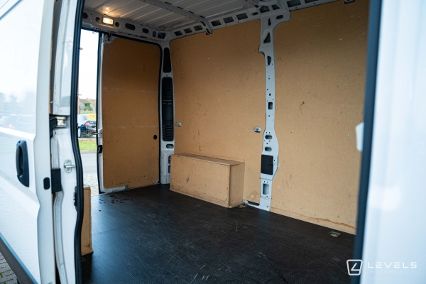Utilitaire Peugeot Boxer Fg II 330 L2H2 2.2 BlueHDi S&S 140ch Asphalt