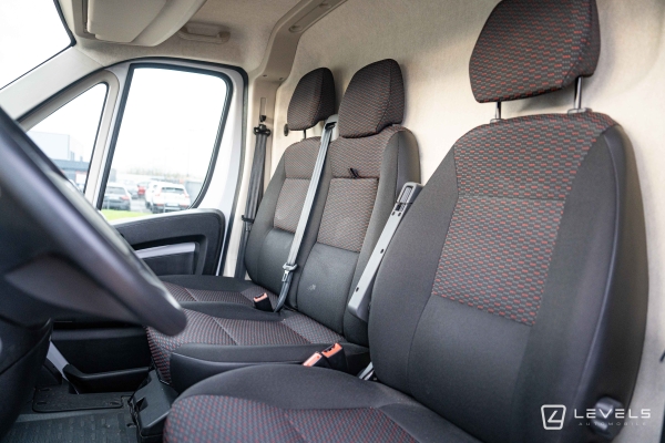 Utilitaire Peugeot Boxer Fg II 330 L2H2 2.2 BlueHDi S&S 140ch Asphalt