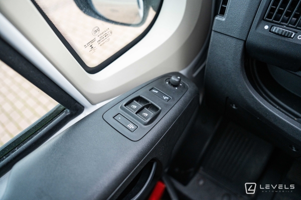 Utilitaire Peugeot Boxer Fg II 330 L2H2 2.2 BlueHDi S&S 140ch Asphalt