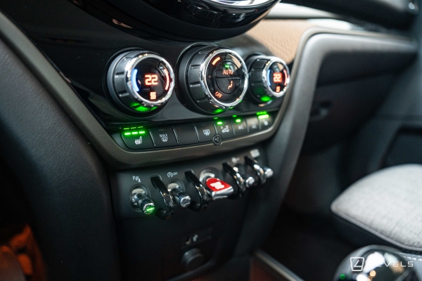 MINI COUNTRYMAN COOPER Essential 136 ch BVA7