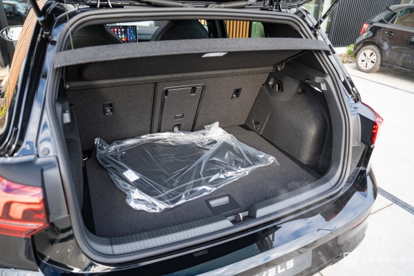 Volkswagen GOLF 8 1.5L eTSI 150 CH R-LINE Limited DSG7