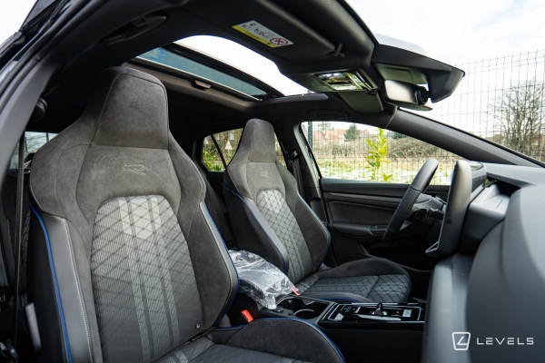  Volkswagen GOLF 8 1.5L eTSI 150 CH R-LINE Limited DSG7