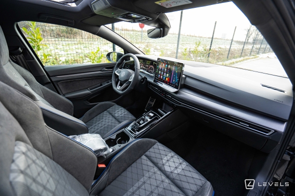  Volkswagen GOLF 8 1.5L eTSI 150 CH R-LINE Limited DSG7