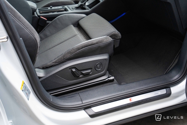 Audi Q3 45 TFSIe 245CH S-Line S TRONIC 6