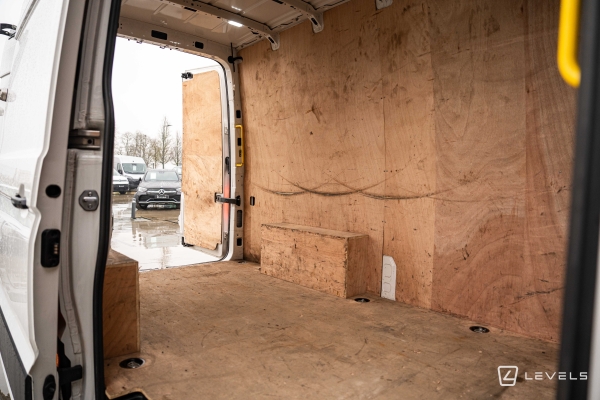 Utilitaire VOLKSWAGEN CRAFTER 2.0 TDI 140 L3H3 TRACTION BUSINESS PLUS 