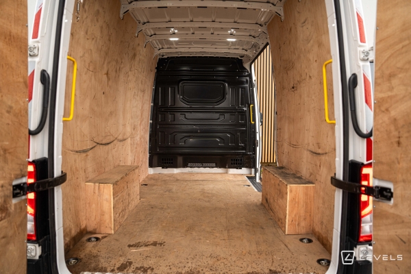 Utilitaire VOLKSWAGEN CRAFTER 2.0 TDI 140 L3H3 TRACTION BUSINESS PLUS 