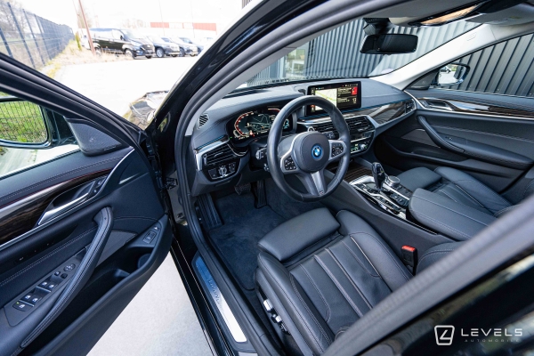 BMW Serie 530e Touring xDrive 292 Ch Luxury BVA8