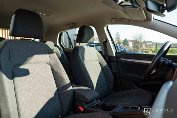  Volkswagen GOLF 8 eTSI 110 CH LIFE 1ST DSG7