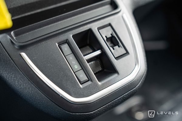 Utilitaire NOUVEAU PEUGEOT EXPERT M Fg 2.0 BLUEHDI 145CH S&S Pack Premium Connect BVA8