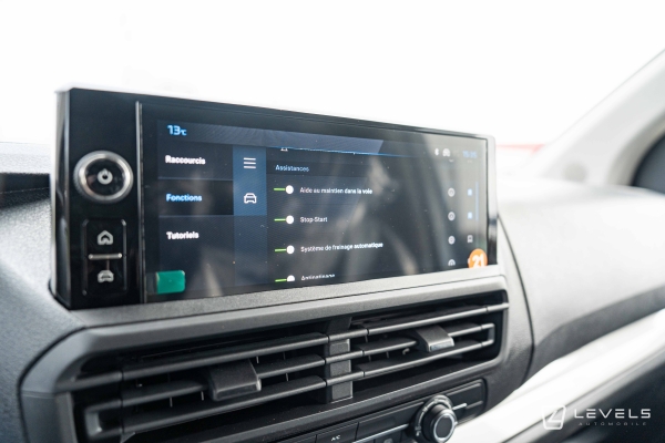 Utilitaire NOUVEAU PEUGEOT EXPERT M Fg 2.0 BLUEHDI 145CH S&S Pack Premium Connect BVA8