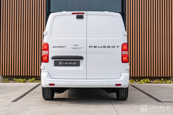 Utilitaire NOUVEAU PEUGEOT EXPERT M Fg 2.0 BLUEHDI 145CH S&S Pack Premium Connect BVA8