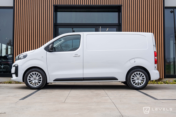 Utilitaire NOUVEAU PEUGEOT EXPERT M Fg 2.0 BLUEHDI 145CH S&S Pack Premium Connect BVA8