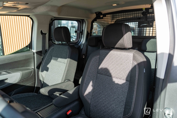Utilitaire NOUVEAU PEUGEOT RIFTER 1.5 BLUEHDI 100CH ALLURE - 5 PLACES - 