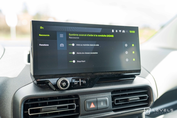 Utilitaire NOUVEAU PEUGEOT RIFTER 1.5 BLUEHDI 100CH ALLURE - 5 PLACES - 