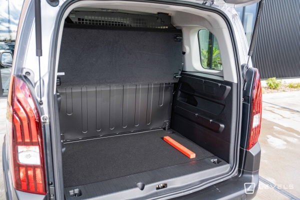 Utilitaire NOUVEAU PEUGEOT RIFTER 1.5 BLUEHDI 100CH ALLURE - 5 PLACES - 