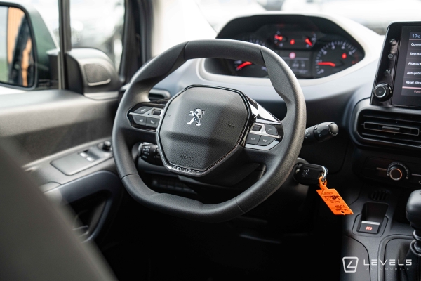 Utilitaire PEUGEOT RIFTER 1.5 BLUEHDI 100CH ALLURE - 5 PLACES - 