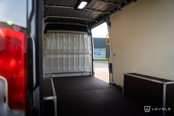 Utilitaire NOUVEAU PEUGEOT Boxer Fg II L3H2 3.5 140ch S&S Pack Premium Connect BVA8