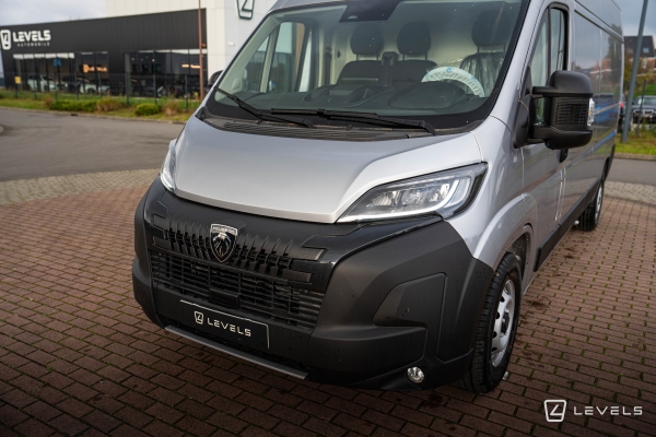 Utilitaire NOUVEAU PEUGEOT Boxer Fg II L3H2 3.5 140ch S&S Pack Premium Connect BVA8
