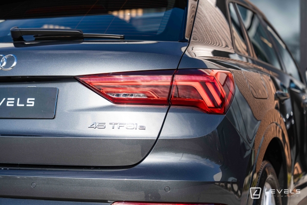Audi Q3 45 TFSIe 245CH S-Line S TRONIC 6